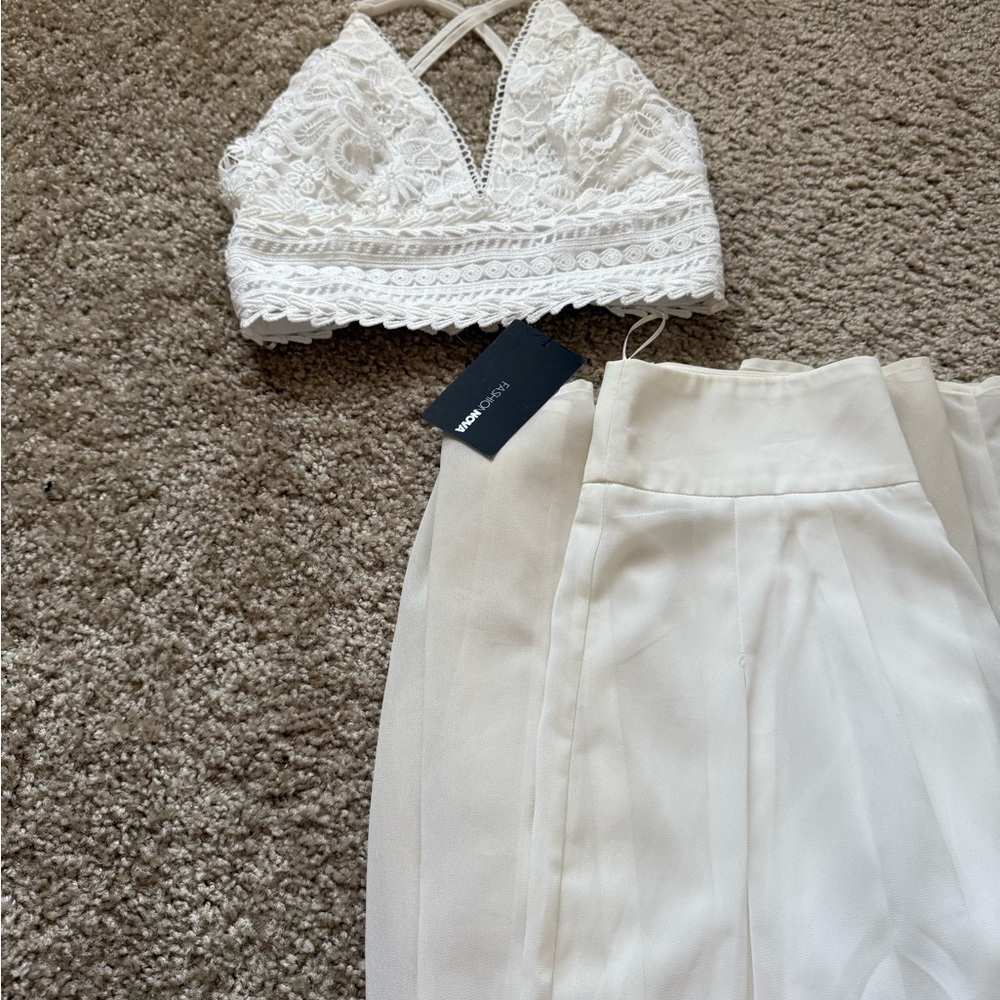 White Lace Bralette and pants Set wideleg size Xsmall can a fit a small  nwt